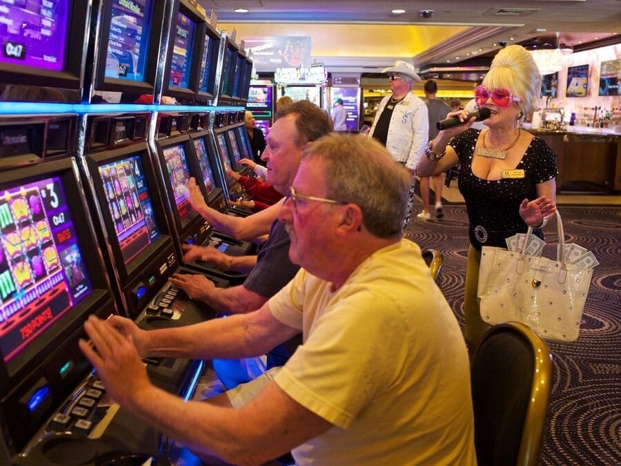 when is the best time to play casino slots